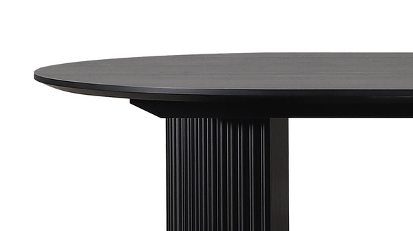 Berlin dining table